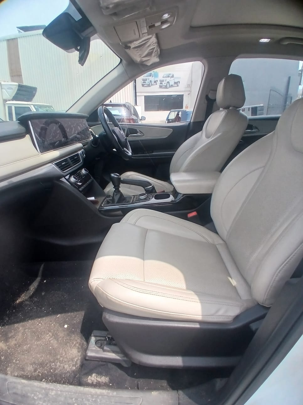 Used 2023 Mahindra XUV700 Used 2023 Mahindra XUV700