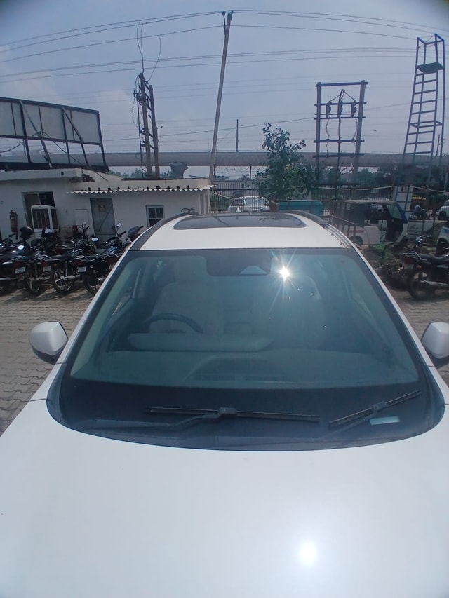 View Mahindra XUV700 Image 3 Used Mahindra XUV700 Image 3