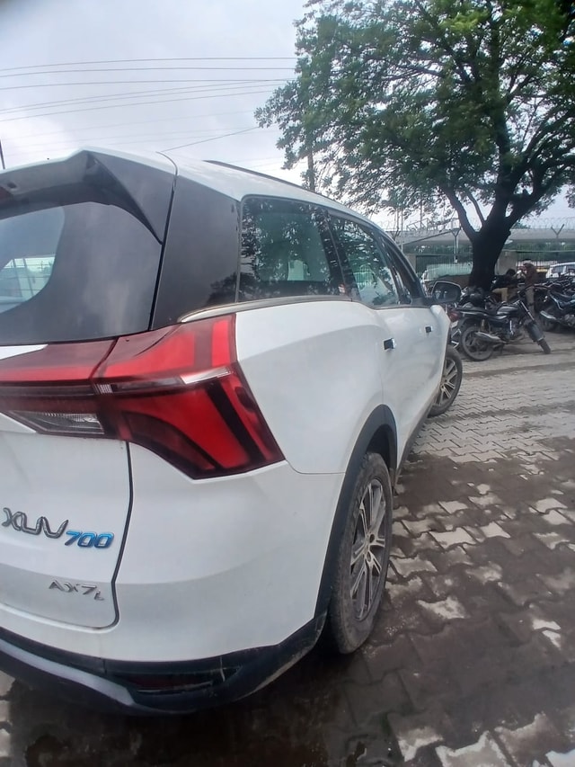 View Mahindra XUV700 Image 8 Used Mahindra XUV700 Image 8