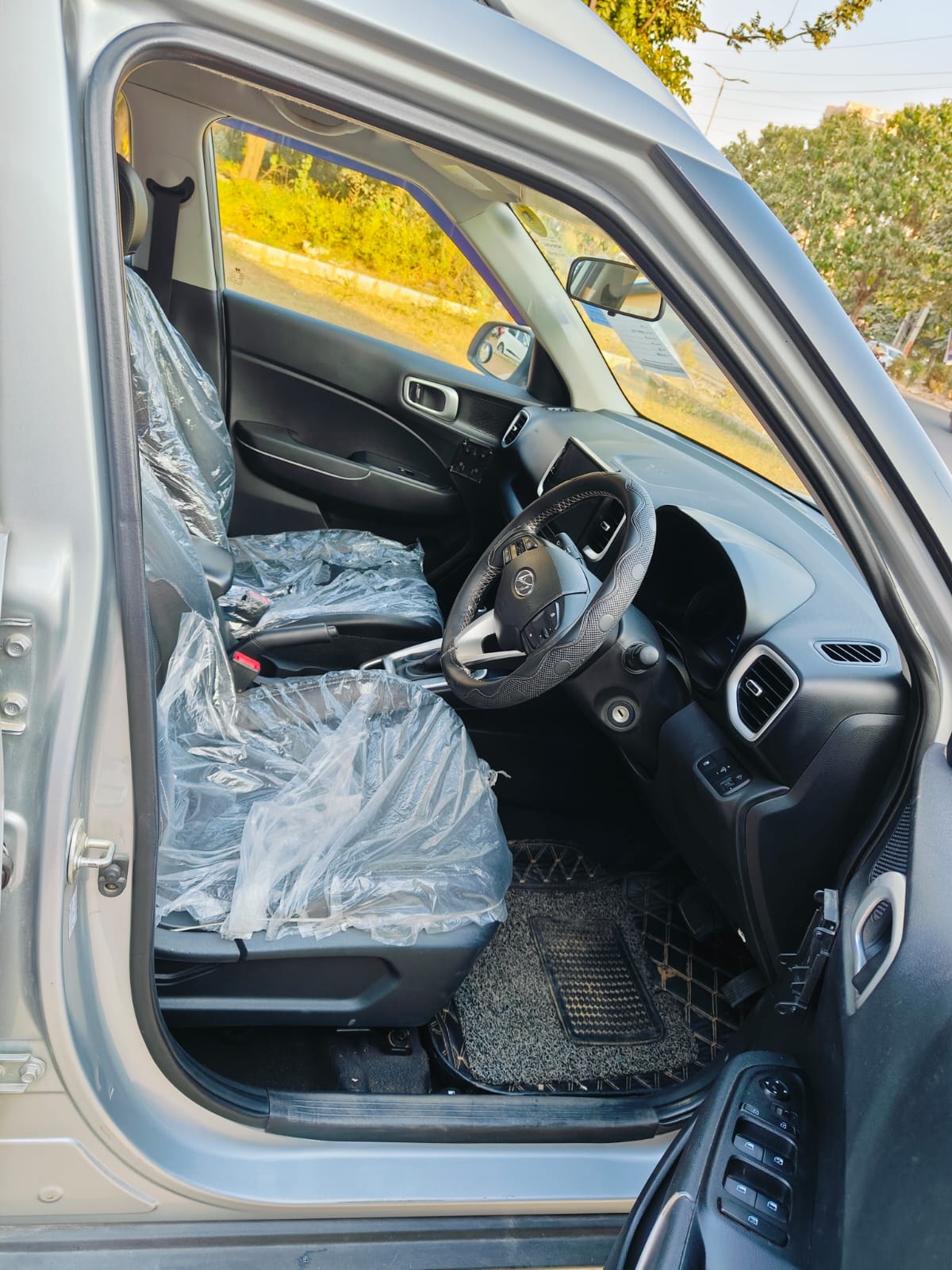 View 2019 Hyundai Venue S 1.0 Petrol AT BS IV Image 14 Used 2019 Hyundai Venue S 1.0 Petrol AT BS IV Image 14