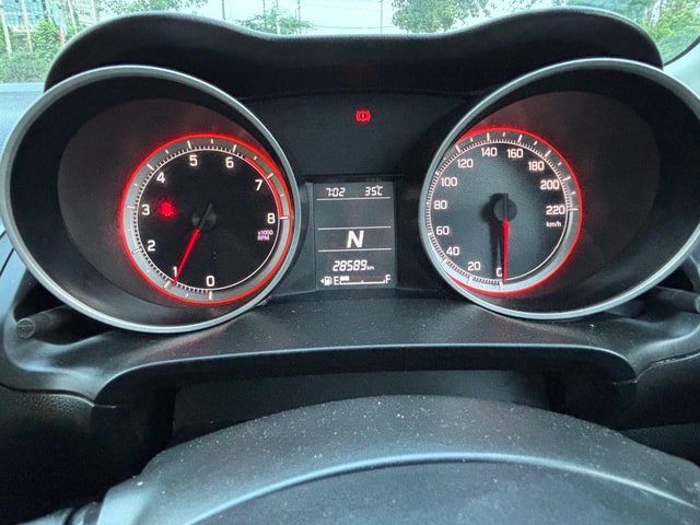 View Maruti Suzuki Swift Image 10 Used Maruti Suzuki Swift Image 10