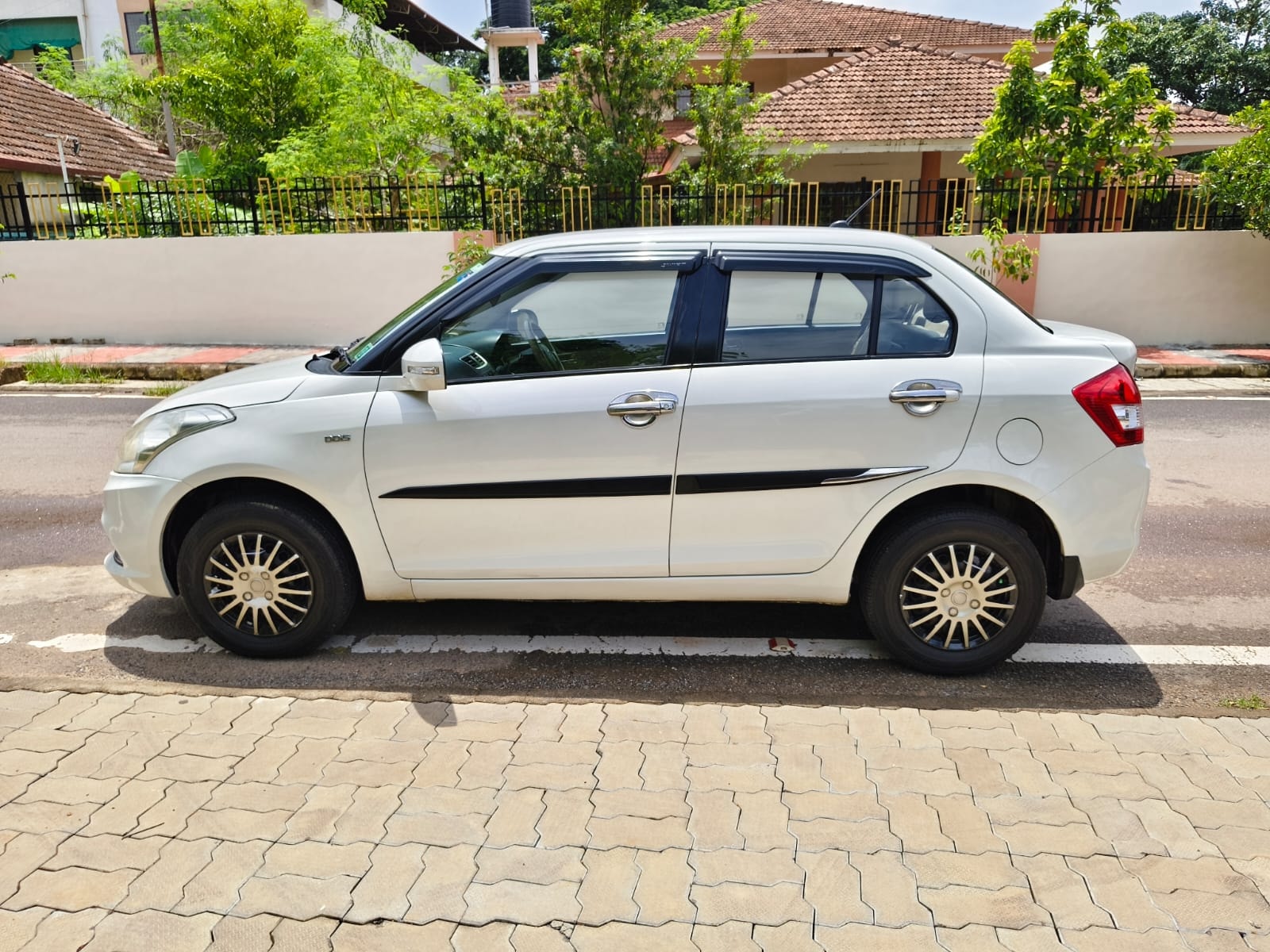 View 2015 Maruti Suzuki Swift DZire VDI Image 16 Used 2015 Maruti Suzuki Swift DZire VDI Image 16