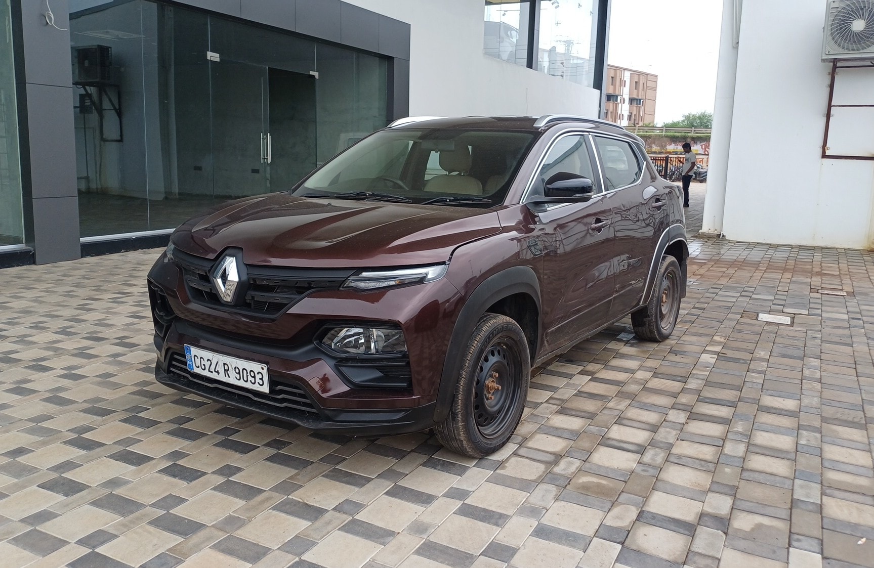 View 2021 Renault Kiger RXL MT Image 1 Used 2021 Renault Kiger RXL MT Image 1