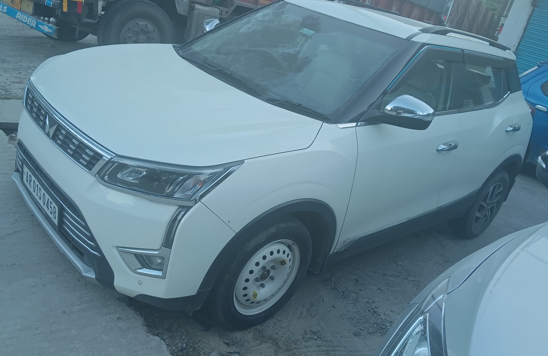 Used 2023 Mahindra XUV300 Used 2023 Mahindra XUV300