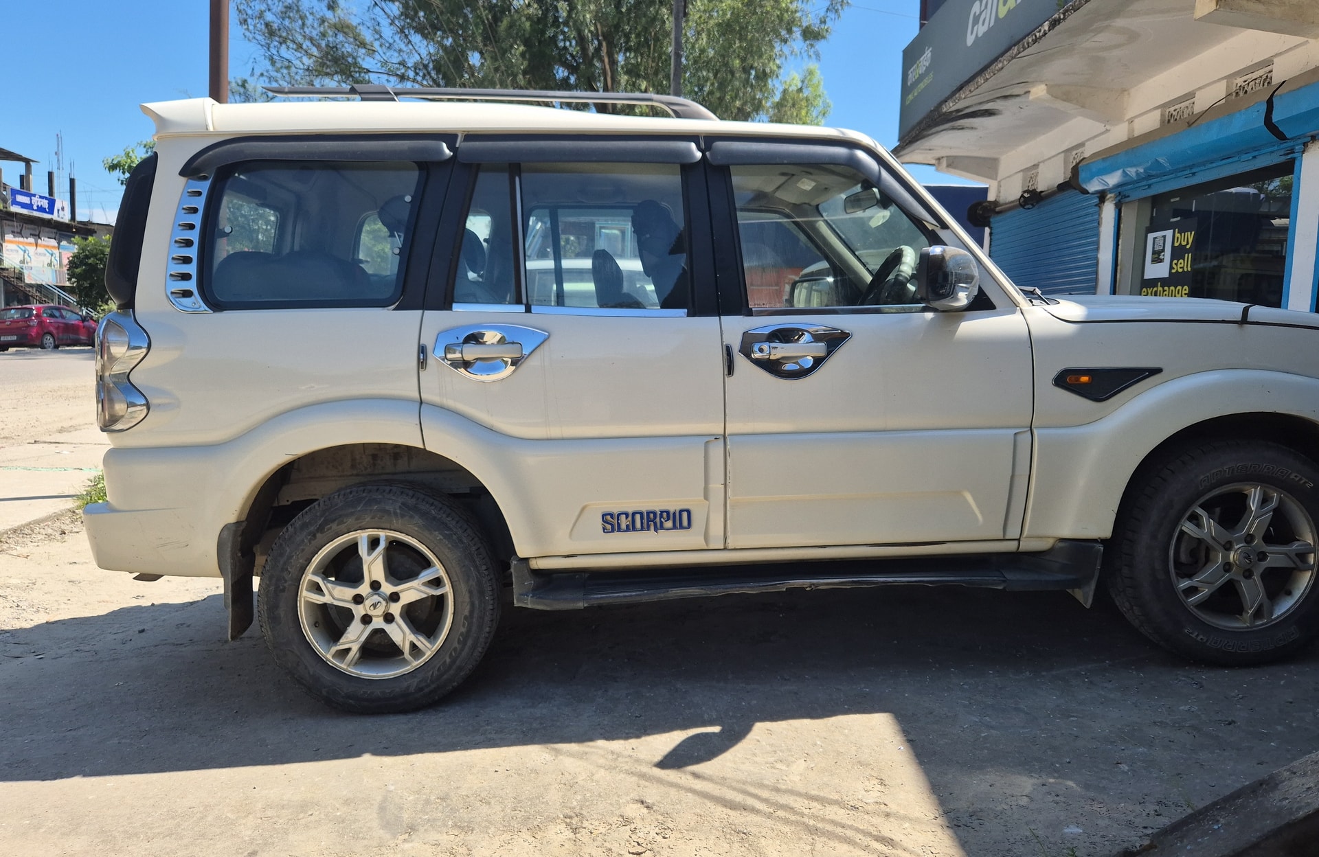 View 2016 Mahindra Scorpio S10 2WD Image 5 Used 2016 Mahindra Scorpio S10 2WD Image 5
