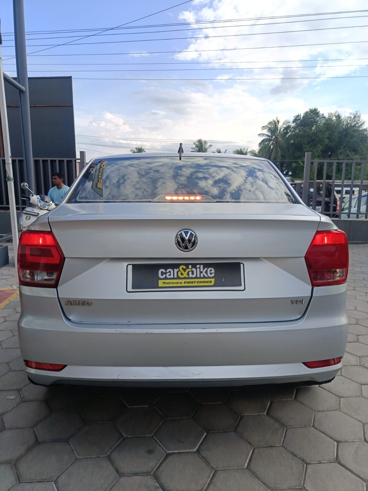 View 2018 Volkswagen Ameo 1.5 L TDI Diesel Comfortline AT Image 3 Used 2018 Volkswagen Ameo 1.5 L TDI Diesel Comfortline AT Image 3