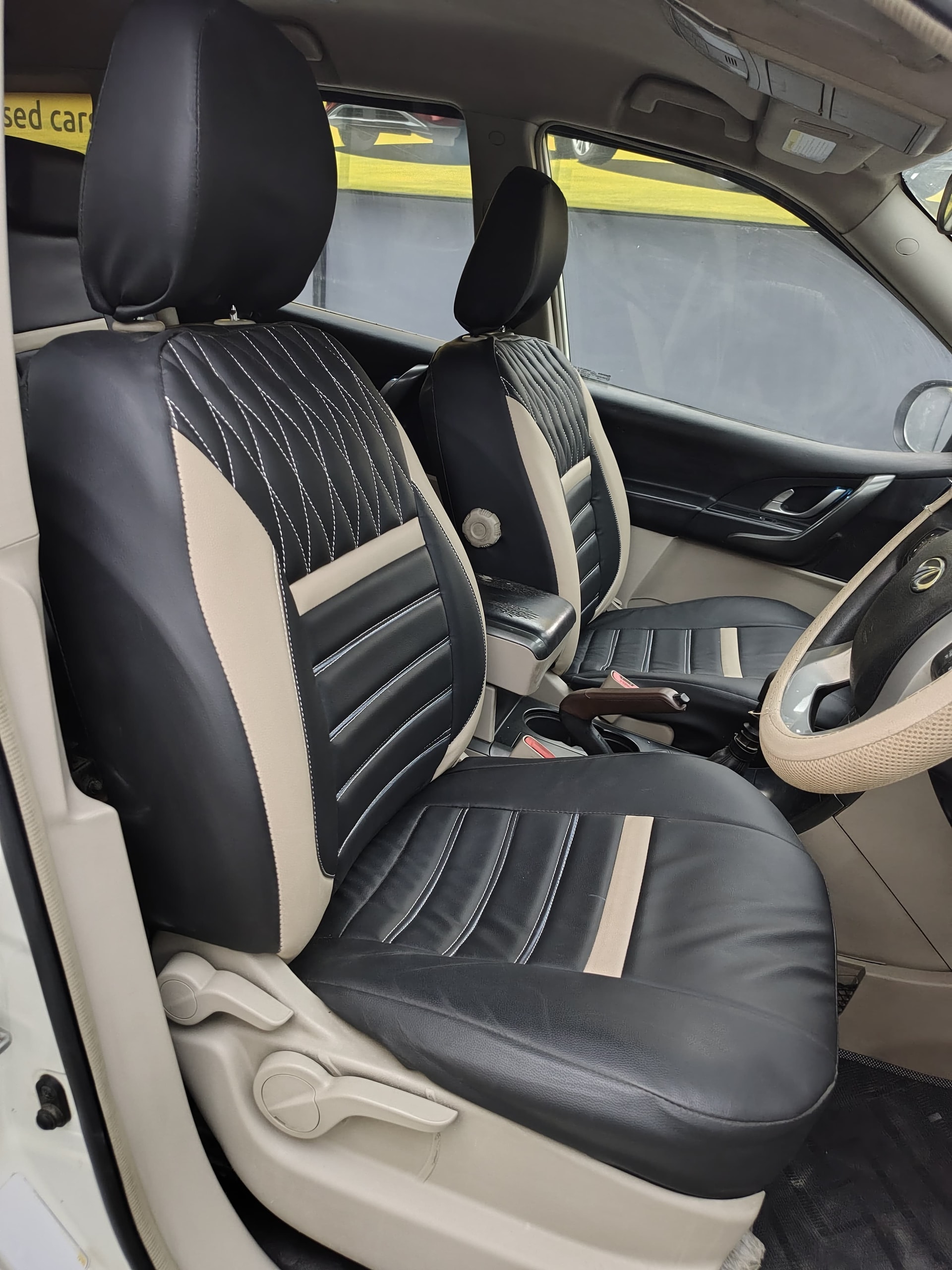 View 2016 Mahindra XUV500 W6 1.99-Litre Image 9 Used 2016 Mahindra XUV500 W6 1.99-Litre Image 9
