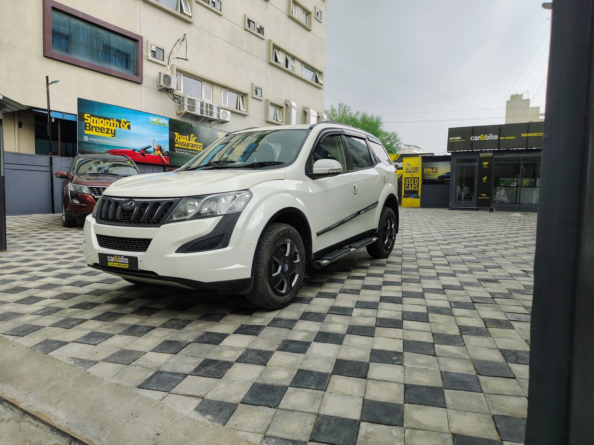 View 2016 Mahindra XUV500 W6 1.99-Litre Image 5 Used 2016 Mahindra XUV500 W6 1.99-Litre Image 5