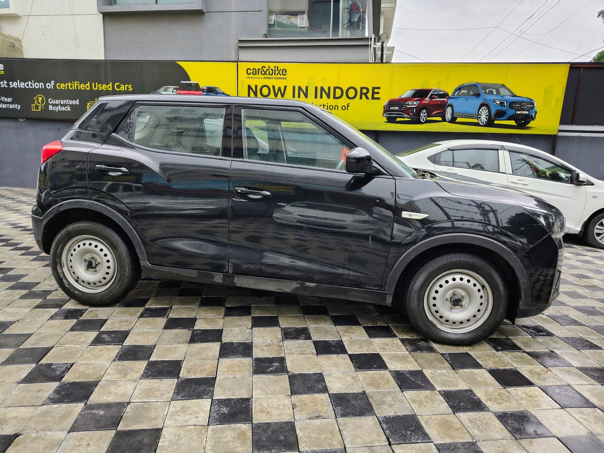 View 2020 Mahindra XUV300 W4 Petrol Image 5 Used 2020 Mahindra XUV300 W4 Petrol Image 5