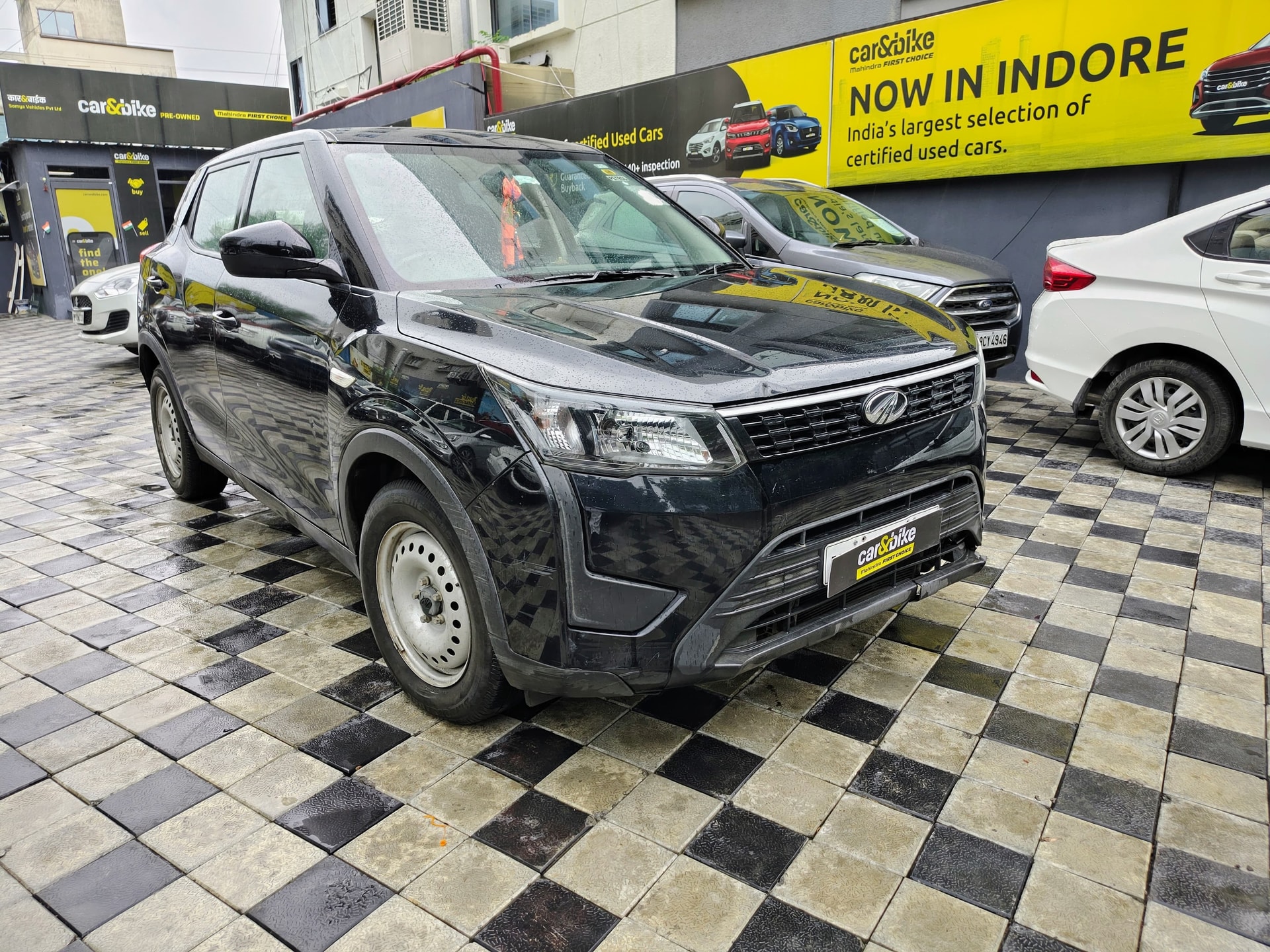 View 2020 Mahindra XUV300 W4 Petrol Image 6 Used 2020 Mahindra XUV300 W4 Petrol Image 6