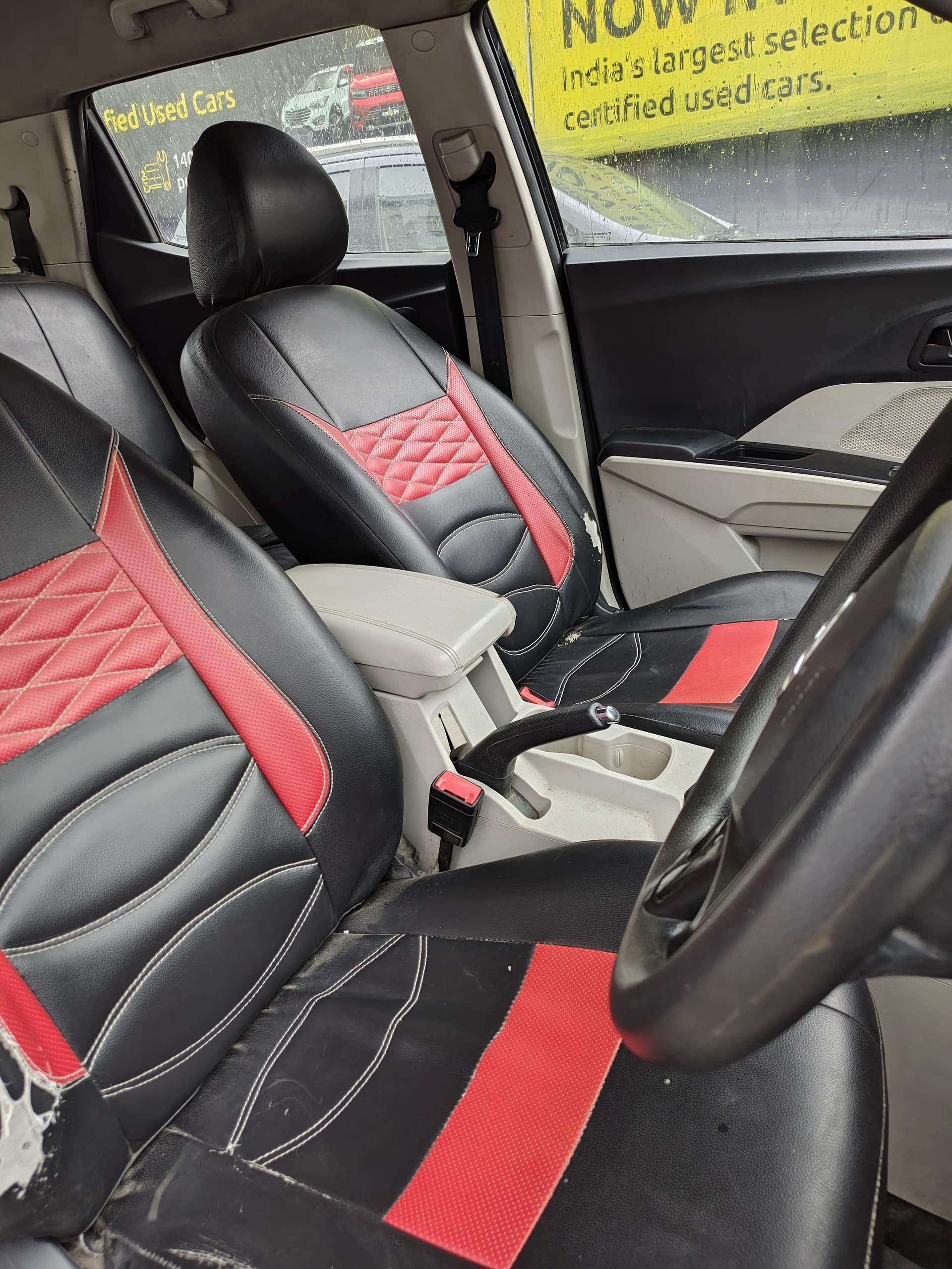 View 2020 Mahindra XUV300 W4 Petrol Image 11 Used 2020 Mahindra XUV300 W4 Petrol Image 11