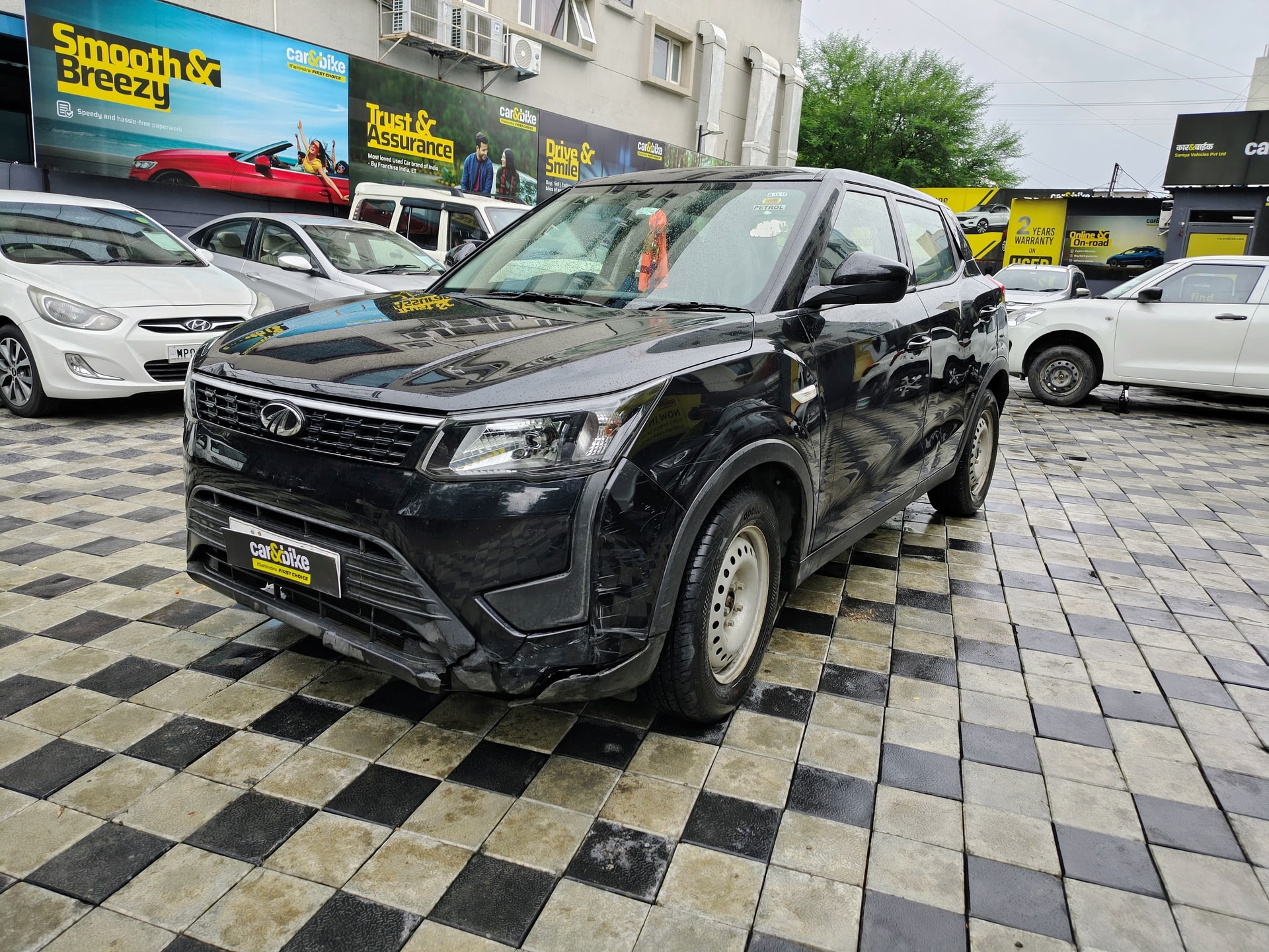 View 2020 Mahindra XUV300 W4 Petrol Image 1 Used 2020 Mahindra XUV300 W4 Petrol Image 1