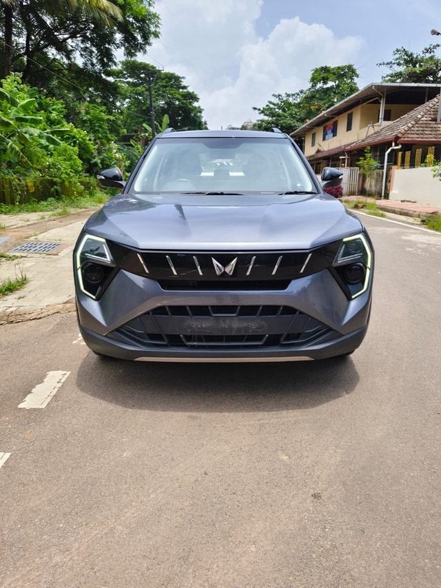 View Mahindra XUV 3XO Image 2 Used Mahindra XUV 3XO Image 2