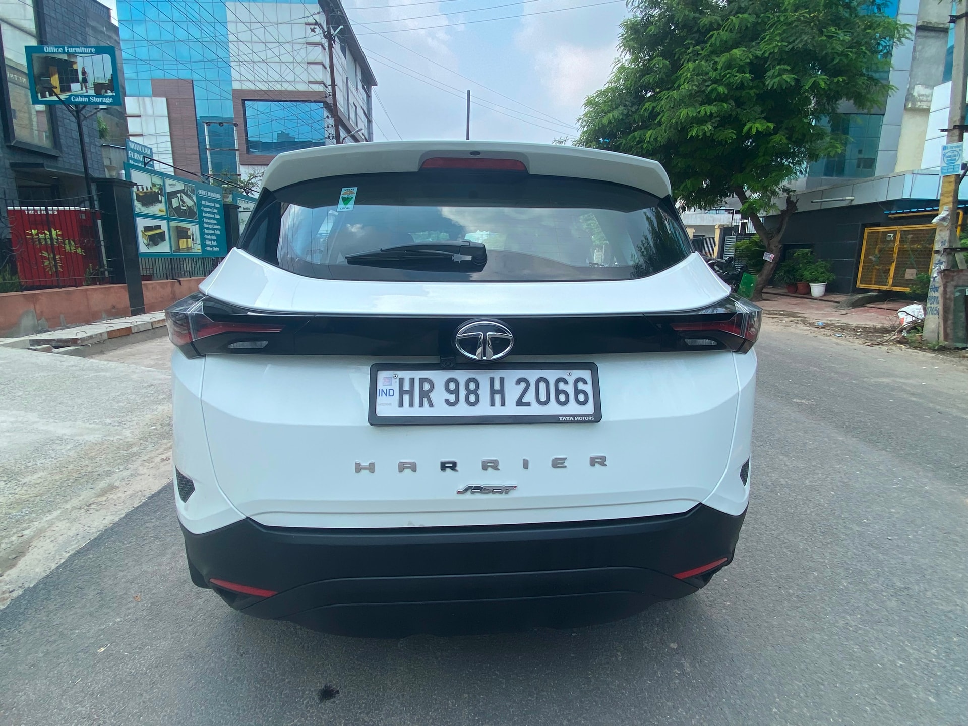View 2022 Tata Harrier XTA Plus Image 3 Used 2022 Tata Harrier XTA Plus Image 3