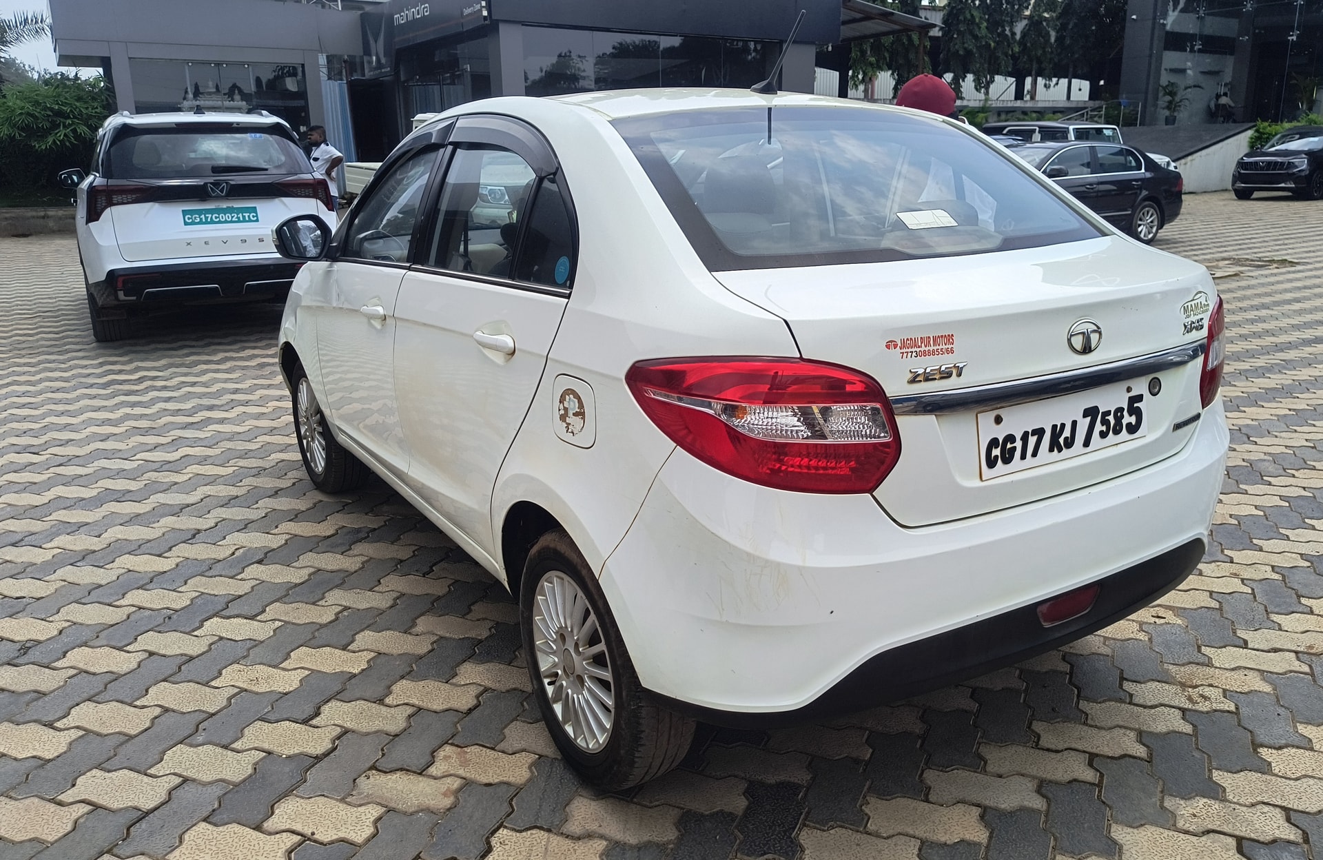 View 2015 Tata Zest XMS Petrol Image 7 Used 2015 Tata Zest XMS Petrol Image 7