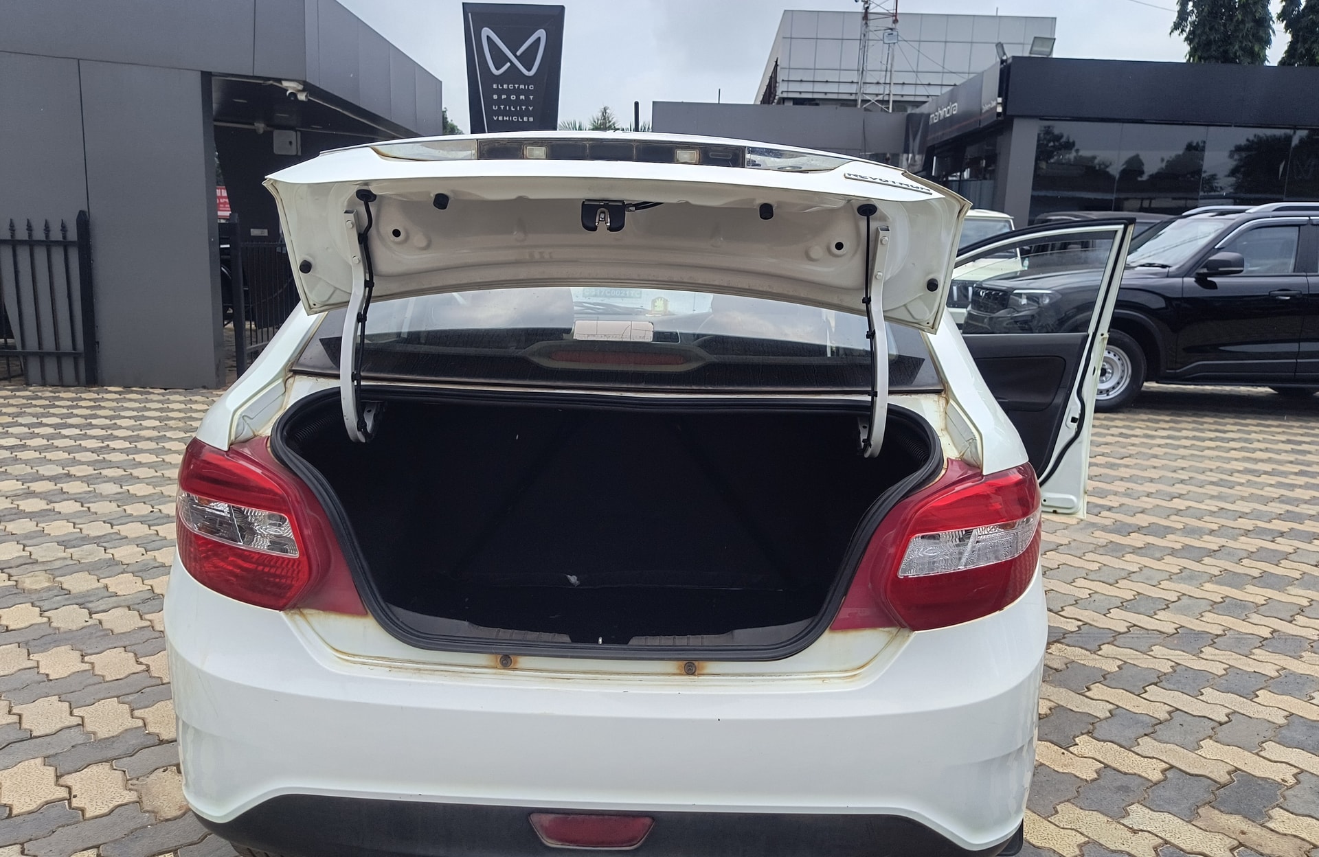 View 2015 Tata Zest XMS Petrol Image 17 Used 2015 Tata Zest XMS Petrol Image 17