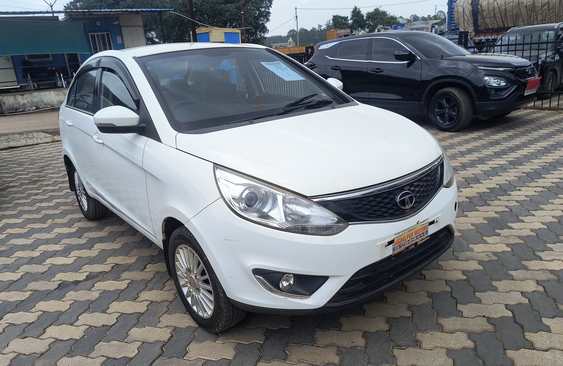 View 2015 Tata Zest XMS Petrol Image 6 Used 2015 Tata Zest XMS Petrol Image 6