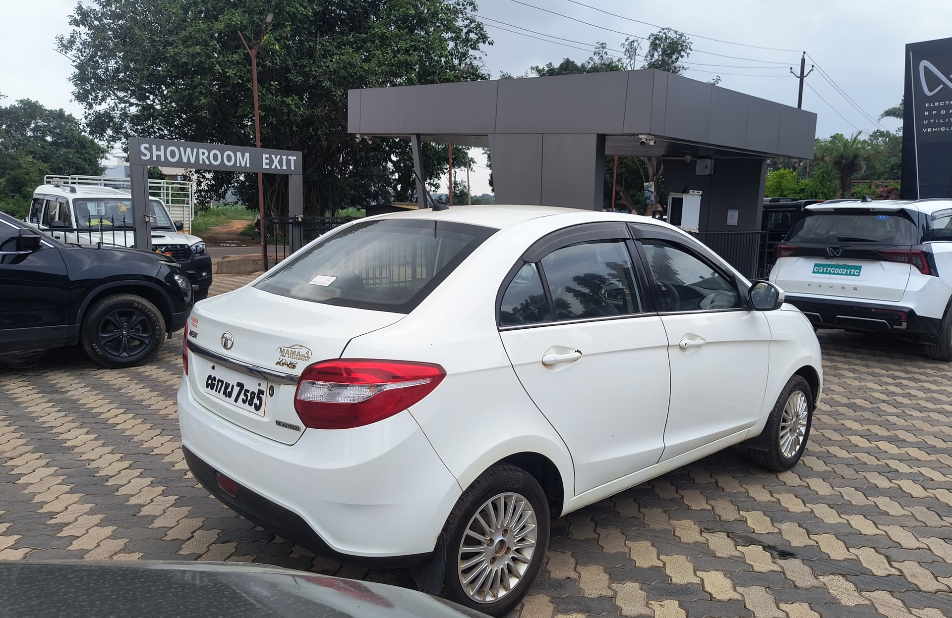 View 2015 Tata Zest XMS Petrol Image 8 Used 2015 Tata Zest XMS Petrol Image 8