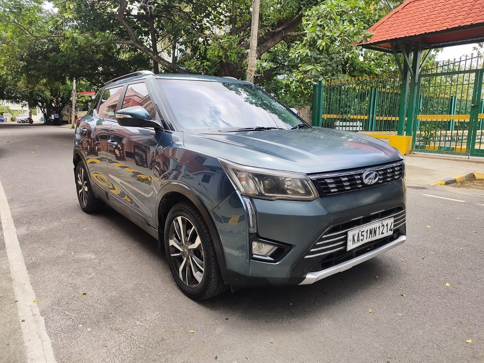 View 2019 Mahindra XUV300 W8 (O) Diesel BS IV Image 6 Used 2019 Mahindra XUV300 W8 (O) Diesel BS IV Image 6