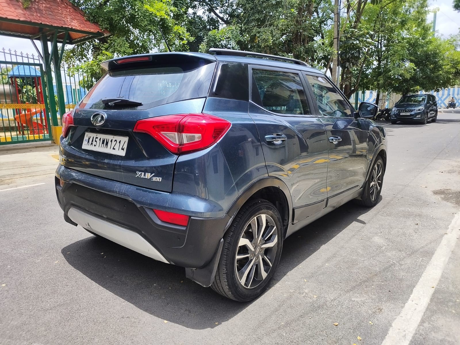 View 2019 Mahindra XUV300 W8 (O) Diesel BS IV Image 8 Used 2019 Mahindra XUV300 W8 (O) Diesel BS IV Image 8