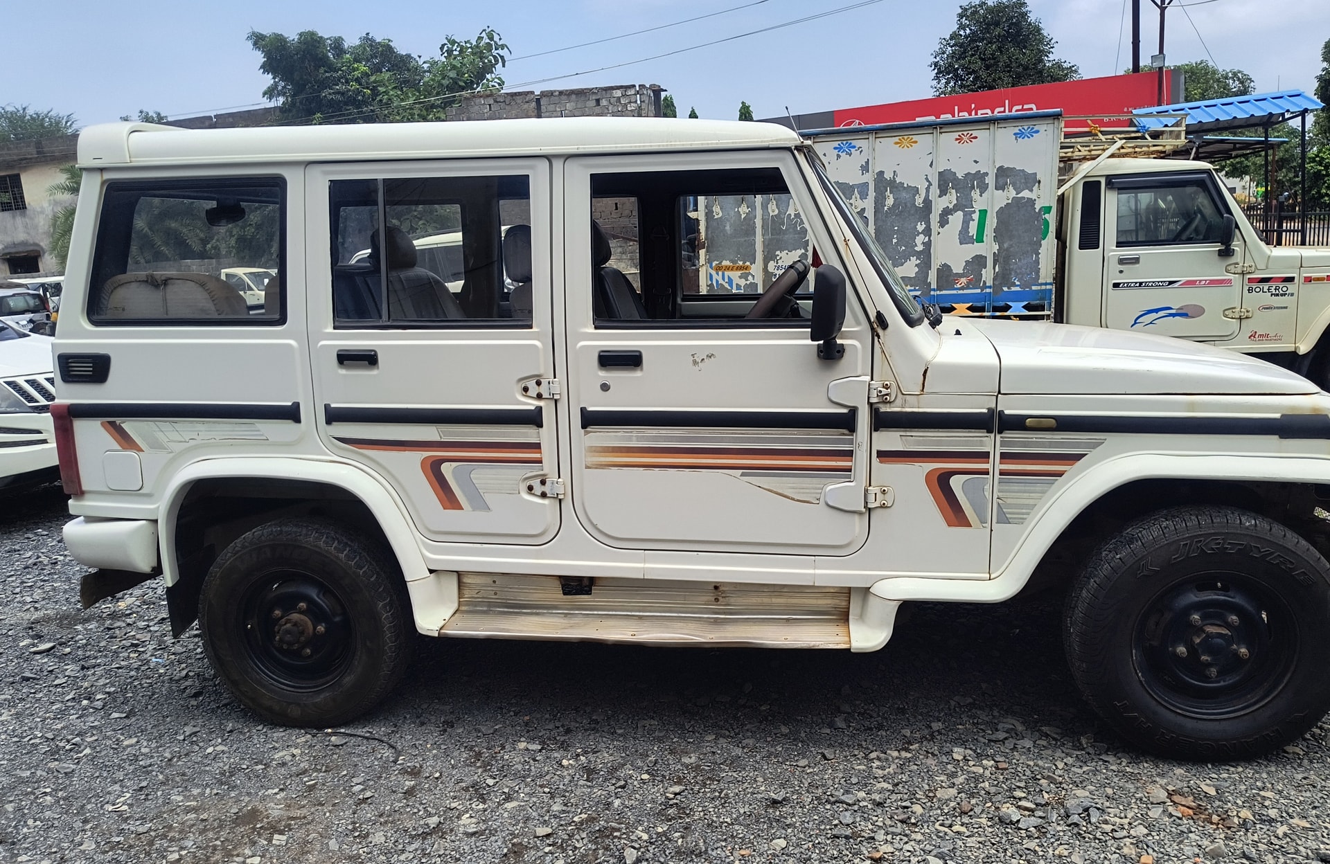 View 2014 Mahindra Bolero ZLX BS3 Image 5 Used 2014 Mahindra Bolero ZLX BS3 Image 5