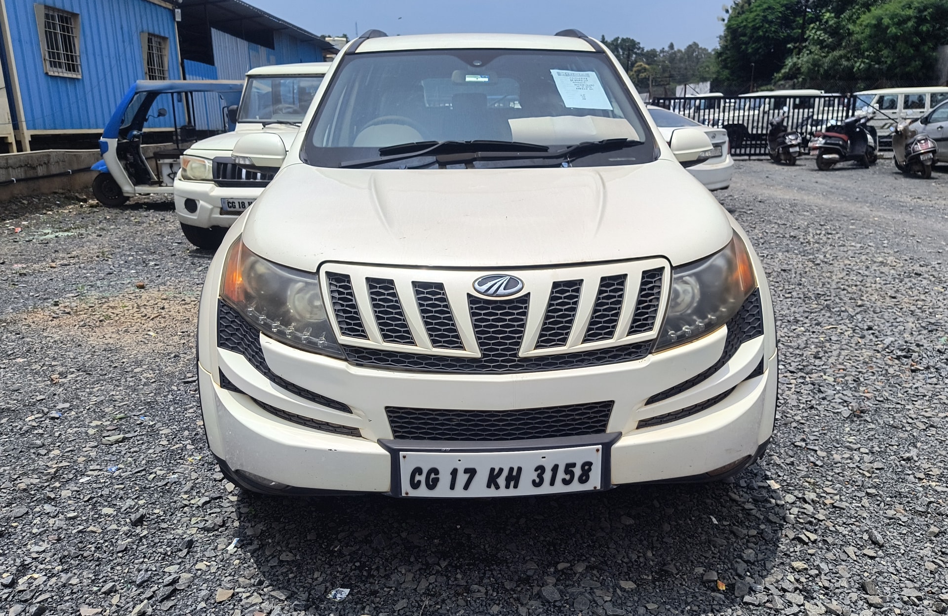 View 2013 Mahindra XUV500 W6 FWD Image 2 Used 2013 Mahindra XUV500 W6 FWD Image 2