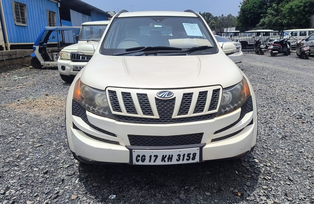 View Mahindra XUV500 Image 2 Used Mahindra XUV500 Image 2