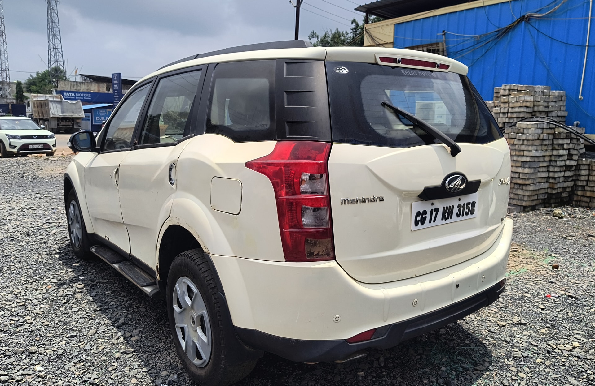 View 2013 Mahindra XUV500 W6 FWD Image 10 Used 2013 Mahindra XUV500 W6 FWD Image 10