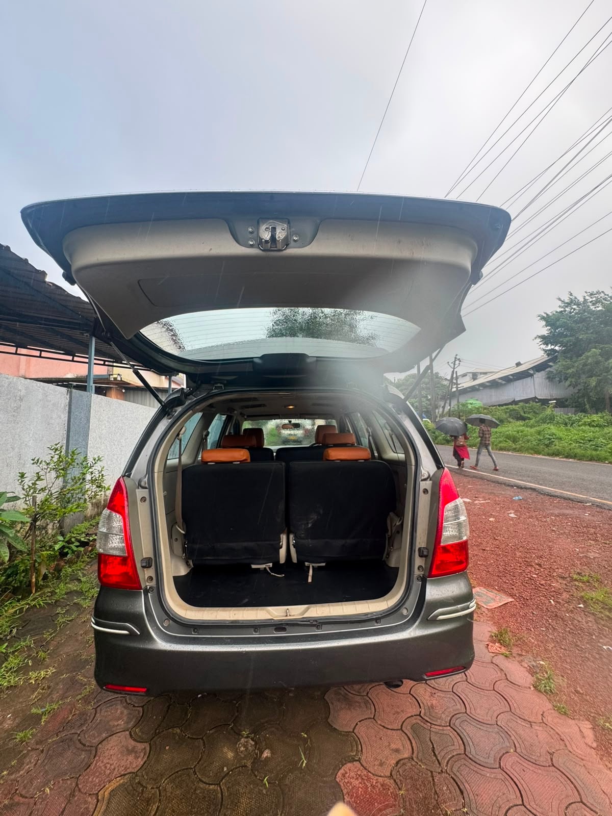 View 2014 Toyota Innova 2.5 E Image 17 Used 2014 Toyota Innova 2.5 E Image 17
