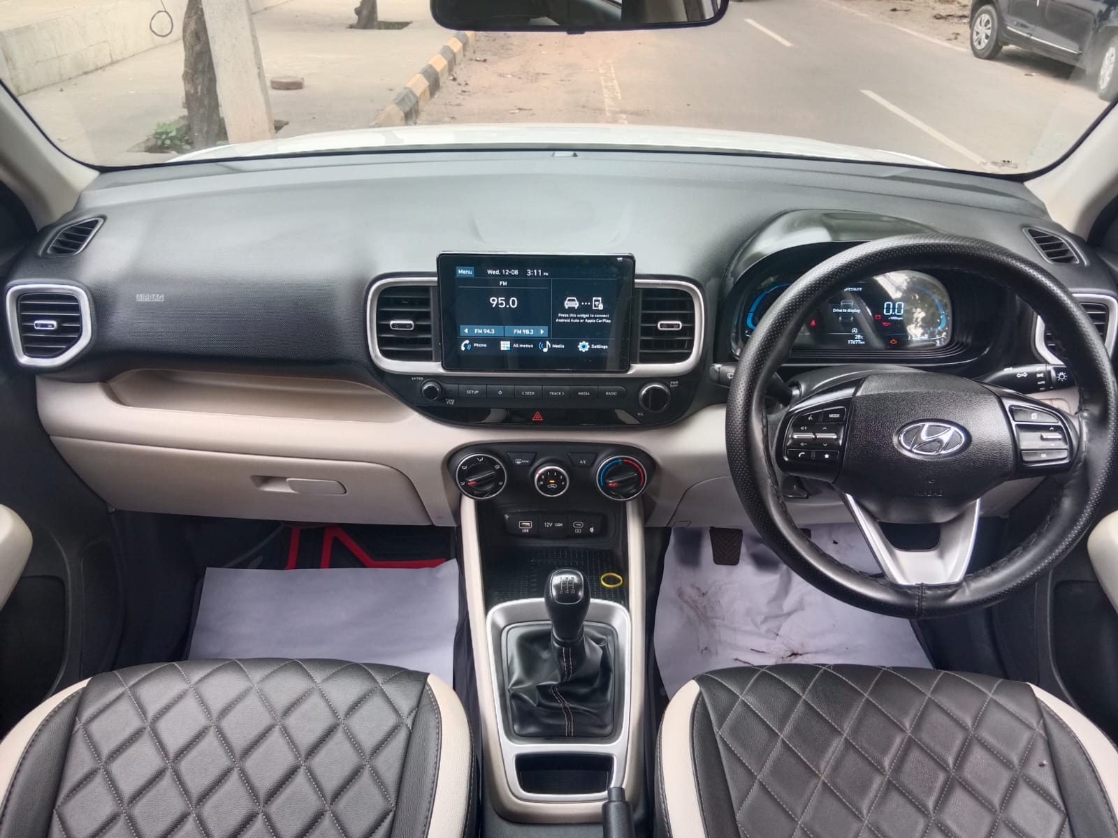 Used 2025 Hyundai Venue Used 2025 Hyundai Venue