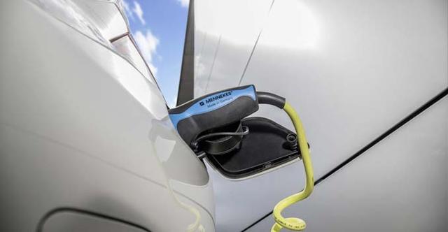 बजट 2019 में सामान्य कारों के बदले इलैक्ट्रिक वाहनों पर फोकस, पेट्रोल-डीजल होगा महंगा
