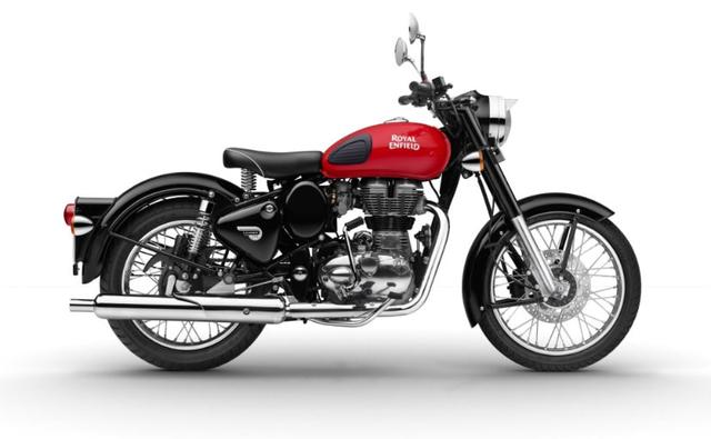 Royal Enfield has silently introduced a rear disc brake on the Classic 350 Redditch series motorcycles. Priced at Rs. 1.47 lakh (ex-showroom, Mumbai), the Royal Enfield Classic 350 Redditch edition gets no other change apart from the rear disc brake and is priced at a premium of Rs. 8,155 over the standard version. Dealerships have confirmed the availability of the rear disc brake Redditch edition with order books open for the motorcycle.