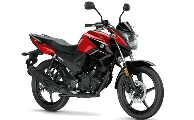For 2017, Yamaha has updated its successful YBR125 commuter motorcycle in European markets with an updated model - the Yamaha YS125. The new YS125 shares the same running gear as the YBR125, with fresh and sportier styling, and a redesigned engine which is said to offer lower fuel consumption and has a large 14-litre fuel tank.
