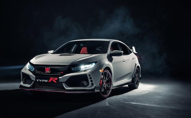 The hot hatch from the east, the performance packed 2017 Honda Civic Type R has made its global debut at the Geneva Motor Show. The Civic Type R was first unveiled at the Paris Motor Show last year as a concept, while the tenth generation Civic was first revealed at Geneva itself in 2016.