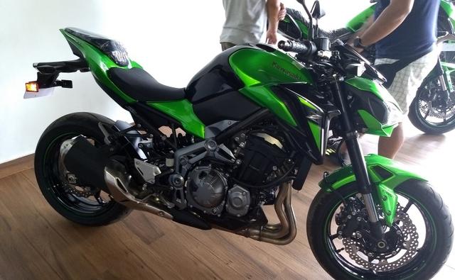 The Kawasaki Z900 was launched earlier this year at Rs. 9 lakh (ex-showroom), and came kitted out with extras like engine and body protection, fly screen and radiator guard. The base variant doesn't get those optional extras but the price has seen a significant drop and makes it more accessible