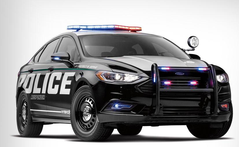 Ford Reveals Its First Hybrid Police Car