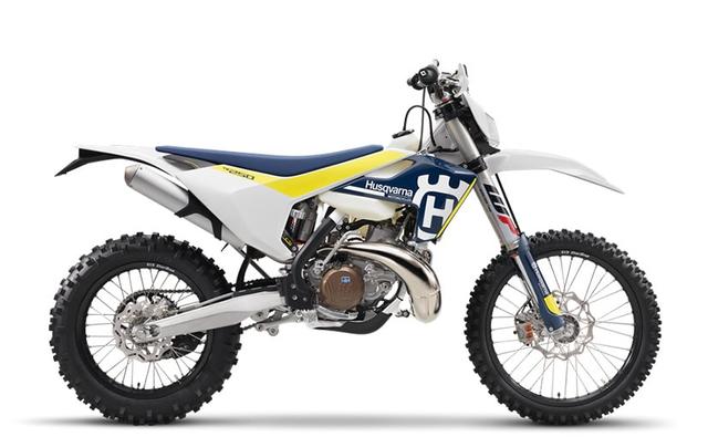 Husqvarna will be introducing fuel injection in their upcoming 2018 model year two-stroke enduro bikes, a release from the company said. The all-new 2018 Husqvarna TE 250i and 2018 Husqvarna TE 300i enduro models will be equipped with transfer port injection. Production of these fuel-injected two-stroke motorcycles will begin in June 2017 and the company says more details will be released on 30 May 2017. The move follows Husqvarna owner KTM also announcing fuel-injected two stroke enduro motorcycles just a few weeks ago, on the KTM 250 EXC TPI and KTM 300 EXC TPI.