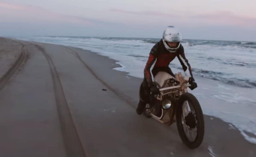 Dutch Duo Builds Algae-Powered Wooden Motorcycle