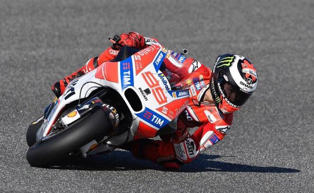 Three-time world champion Jorge Lorenzo isn't in the best form at Ducati currently, could be joining the Suzuki Ecstar team for the 2019 FIA MotoGP World Championship. A recent report from Motorsport.com suggests that Suzuki is keen to bring Lorenzo on-board next season to partner Alex Rins with the Spaniard stepping into Andrea Iannone's place as the new lead rider.