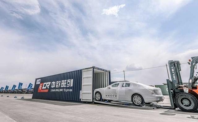 Volvo Exports China-Made S90 Sedans To Europe By Train