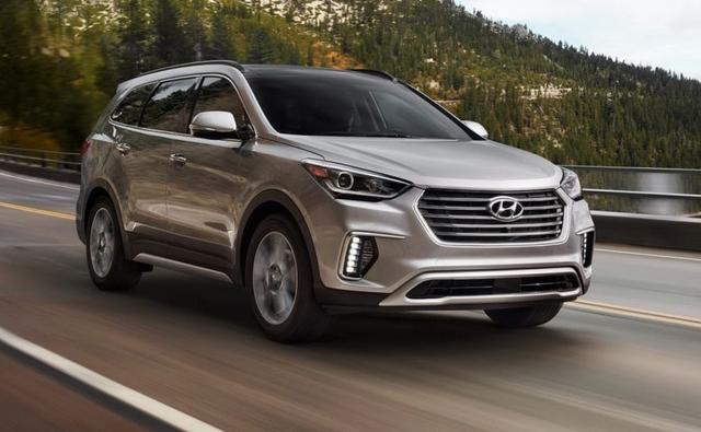 Hyundai has issued two separate recalls in the US that will affect nearly 600,000 cars. The first recall was announced by the NHTSA for the Santa Fe with the rear hood closing issue, while the second recall involves the Sonata and Genesis models that had a parking brake problem.