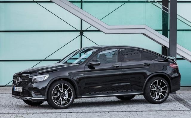 Mercedes-Benz India will be launching its latest performance-SUV, the Mercedes-AMG GLC 43 Coupe today. It is in essence based on the regular GLC SUV but gets massive updates to the engine in typical AMG fashion. Under that hood is a 3.0-litre V6 bi-turbo engine that makes 362 bhp and is paired with a 9G-Tronic automatic transmission unit. Follow our live updates of the launch of the Mercedes-AMG GLC 43 Coupe.