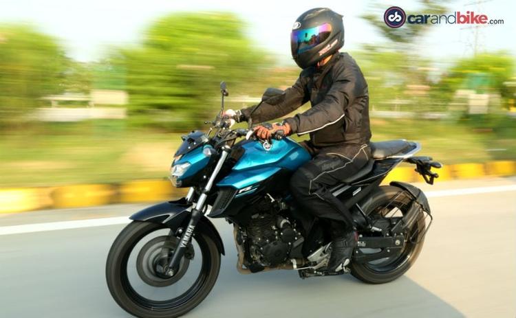 The Entry Premium Motorcycle of the Year at the 2018 NDTV Carandbike Awards is the Yamaha FZ25. The bike comes with a new 250 cc engine, bold design and styling and superior built quality.