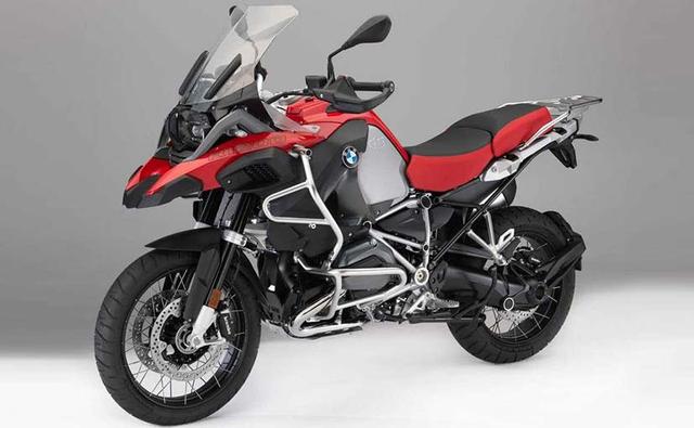 The 2018 model of BMW Motorrad's largest-selling model, the R1200GS gets updates for 2018, including new colours, a TFT screen instrument panel and an 'emergency call' option.