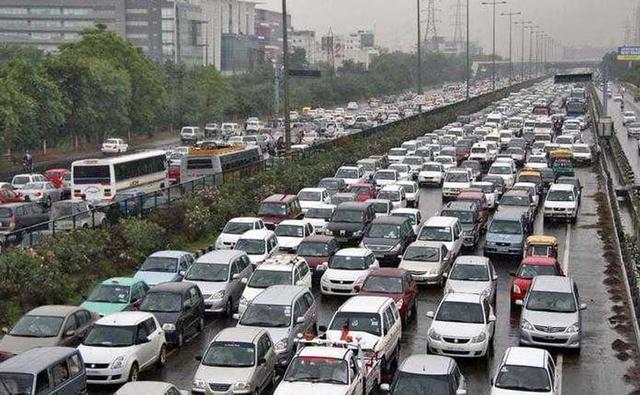 The Society of Indian Automobile Manufacturers (SIAM) has called for a ban on all vehicles, which are more than 15 years old across the country in a bid to reduce pollution. This is one of the ways to reduce pollution and congestion on Indian roads, said Vinod Dasari, President, SIAM.