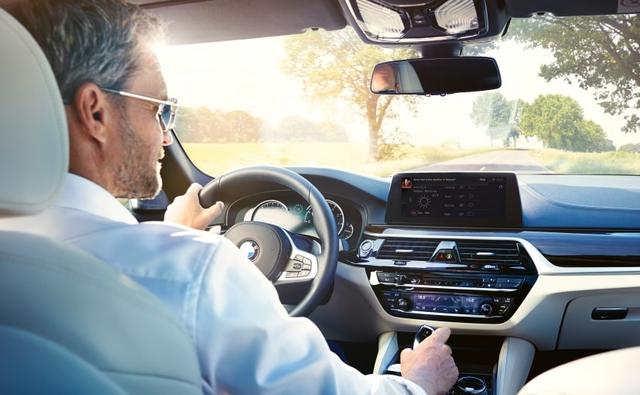 From mid-2018 all BMW and MINI vehicles in the USA, UK and Germany will come with Amazon's voice-controlled personal assistant, Alexa. With Amazon's voice-controlled personal assistant, Alexa, BMW and MINI owners can now access a host of services, entertainment features and shopping facilities while driving with a simple voice command.