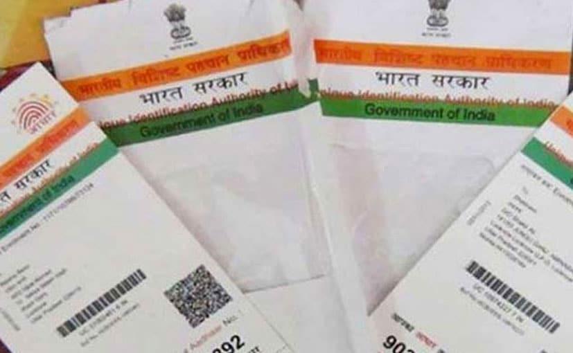 Centre Plans To Link Driving Licence To Aadhaar Card