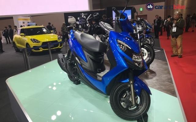 The all-new 2018 Suzuki Swish scooter made its world premiere at the 45th Tokyo Motor Show amidst a host of new concepts and launches. The all-new Swish gets comprehensive design and feature upgrades in its latest version. Suzuki says the new Swish is a basic yet classy scooter "targeted at those who seek easy and agile handling in city traffic for commuting."
