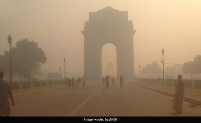 The air quality index of the Central Pollution Control Board had a score of 487 on a scale of 500, indicating 'severe' levels of pollution, which can affect even healthy people and "seriously impact" those with existing diseases.