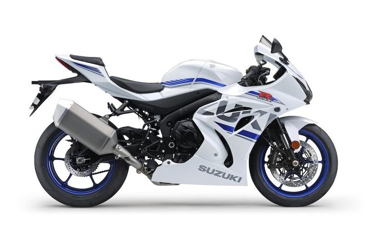 Suzuki has updated the GSX-R1000 and the more powerful GSX-R1000R models for the 2018 model year with both bikes sporting new colour schemes. There are no mechanical changes on the motorcycle for the new year.